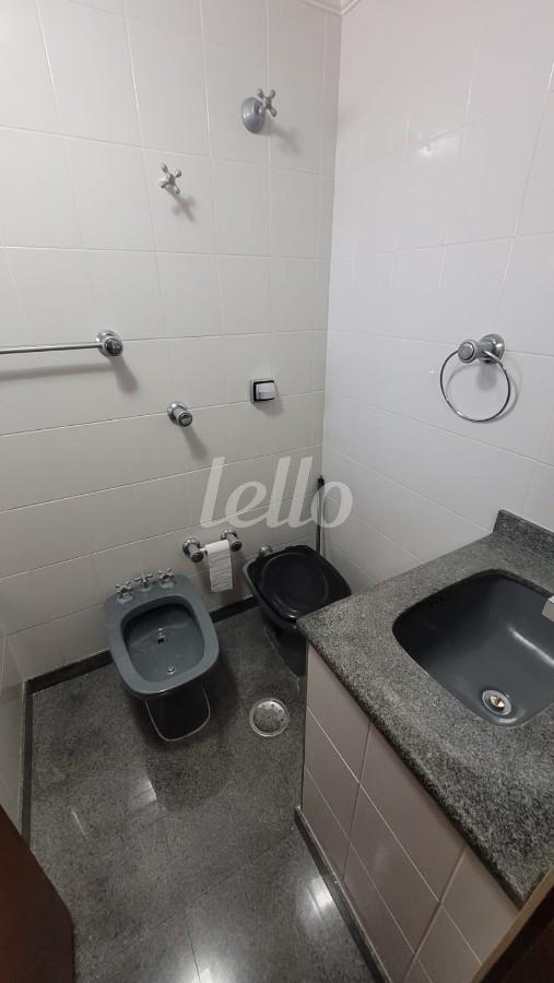 BANHEIRO SUÍTE de Apartamento à venda, Padrão com 76 m², 2 quartos e 1 vaga em Vila Santa Clara - São Paulo