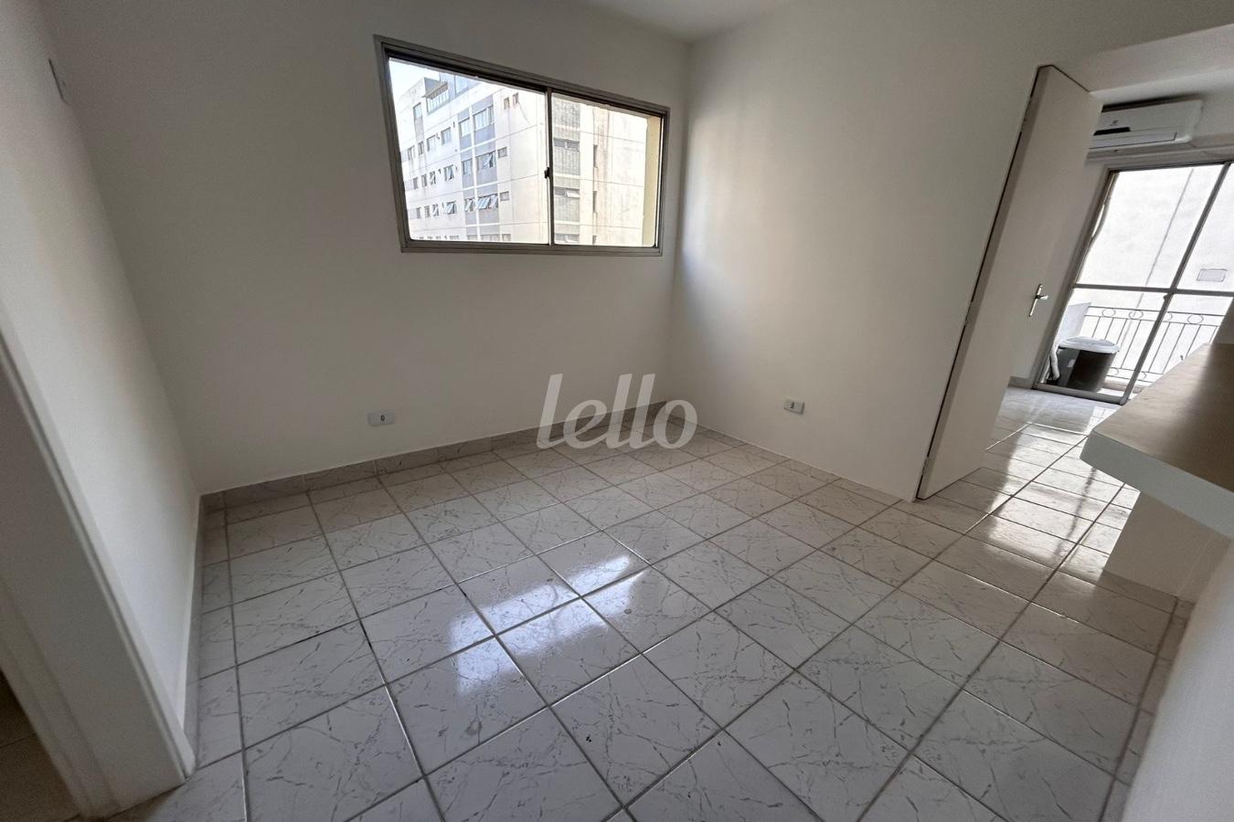 SALA de Apartamento à venda, Padrão com 35 m², 1 quarto e 1 vaga em Jardim Paulista - São Paulo