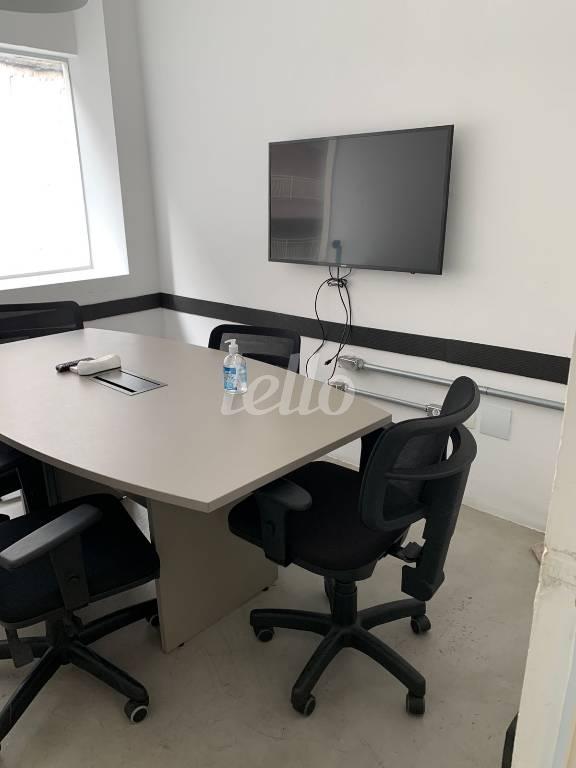 SALA de Prédio Comercial para alugar, Monousuário com 700 m², e 5 vagas em Vila Olímpia - São Paulo