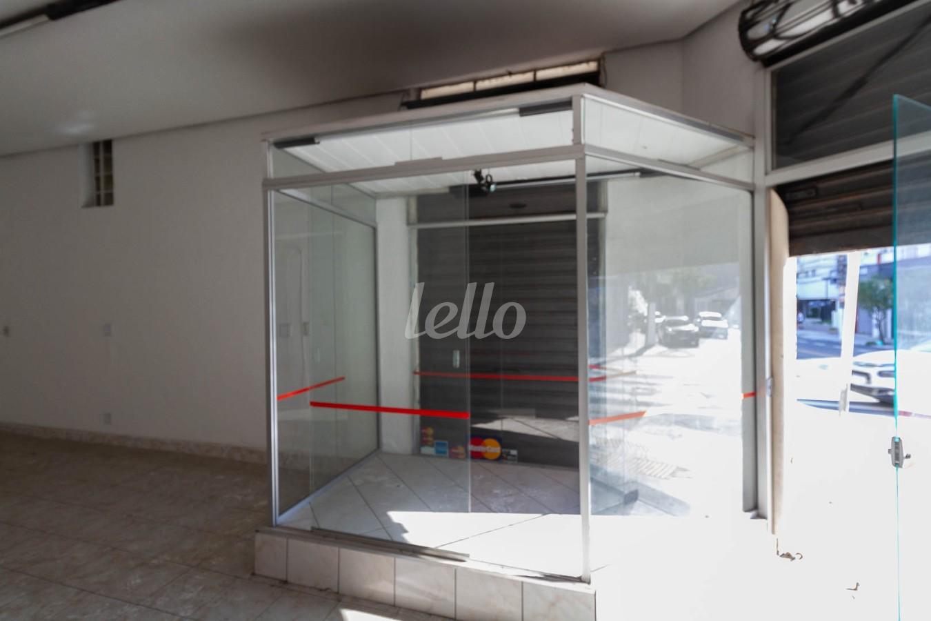 VITRINE de Loja para alugar, Padrão com 84 m², e em Vila Prudente - São Paulo