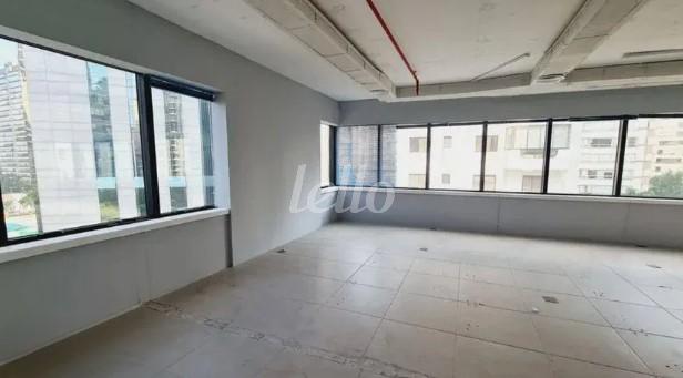 SALA de Sala / Conjunto para alugar, Padrão com 125 m², e 2 vagas em Itaim Bibi - São Paulo