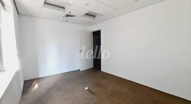 SALA de Sala / Conjunto para alugar, Padrão com 125 m², e 2 vagas em Itaim Bibi - São Paulo