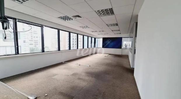 SALA de Sala / Conjunto para alugar, Padrão com 125 m², e 2 vagas em Itaim Bibi - São Paulo