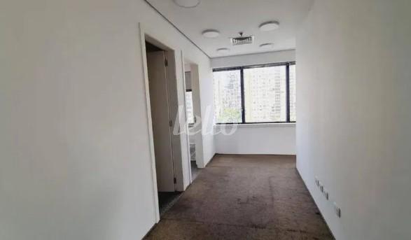 SALA de Sala / Conjunto para alugar, Padrão com 125 m², e 2 vagas em Itaim Bibi - São Paulo